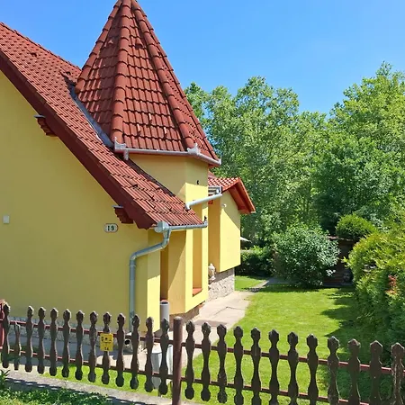 Het Kleine Kasteel Case de vacanță *