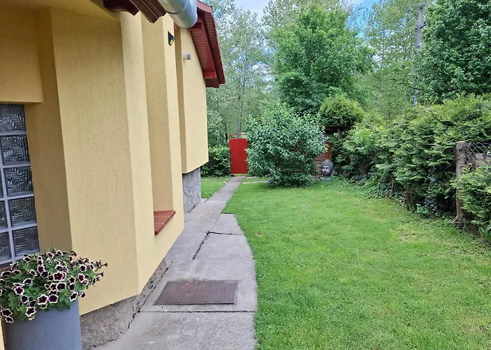 Semesterbostad Het Kleine Kasteel